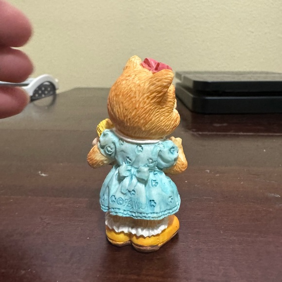 Vintage Cat Kitty Kitten in Dress Figurine 1996 - Picture 4 of 8